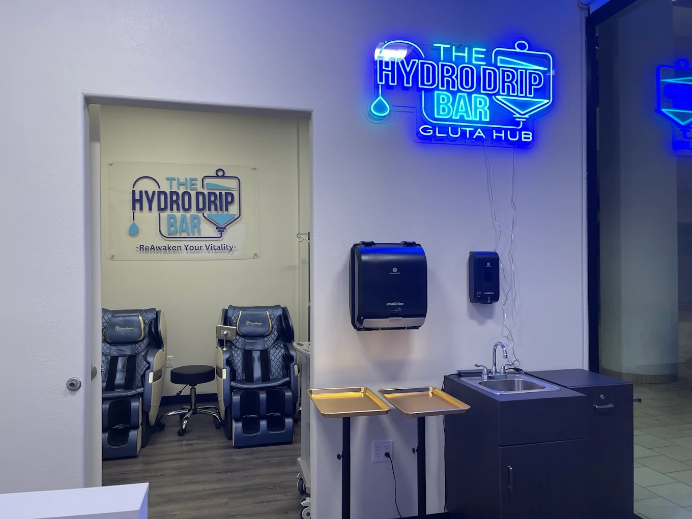The Hydro Drip Bar National City clinic offering IV therapy, NAD+ shots, vitamin injections, and wellness treatments